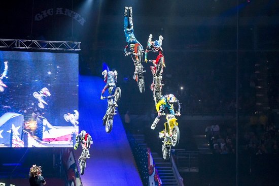 nitro-circus-moto-mayhem-03