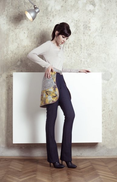 20ENIHORN_LOOKBOOK_REGINA top RACHEL jeans NATASA halfskirt front