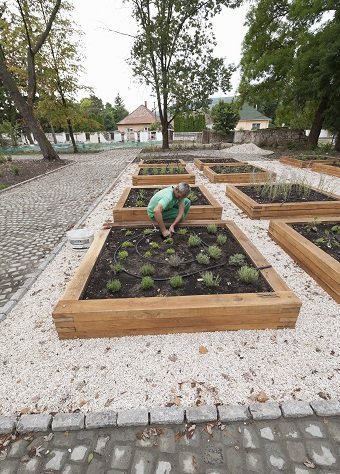 Helia-D Herba-kastély