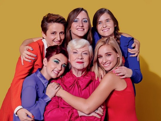 Magyar lány az AVON nemzetközi fotózásán